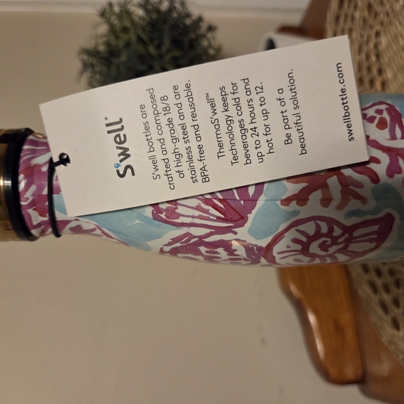 Lilly Pulitzer Floral Insulated Bottle - Gold and Pink - Picture 9 of 10